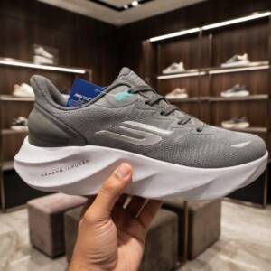 skechers AERO BURST 8811