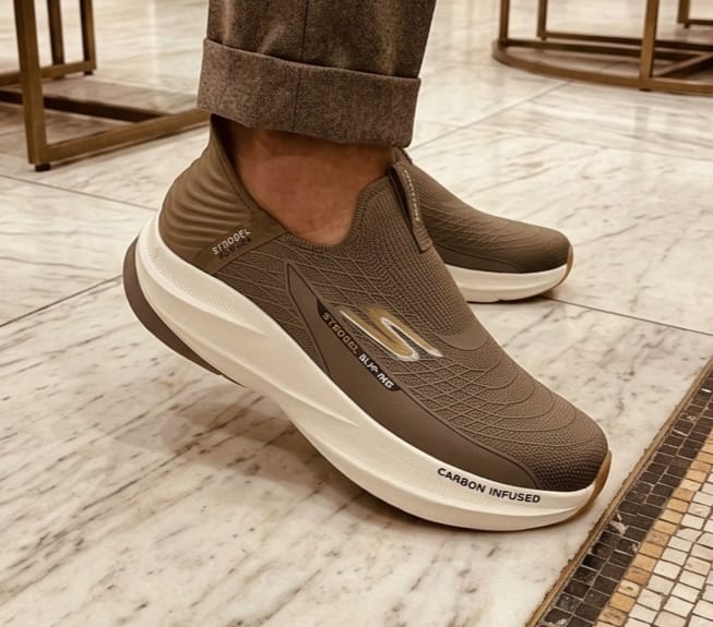 Skechers Carbon Infused - Image 2